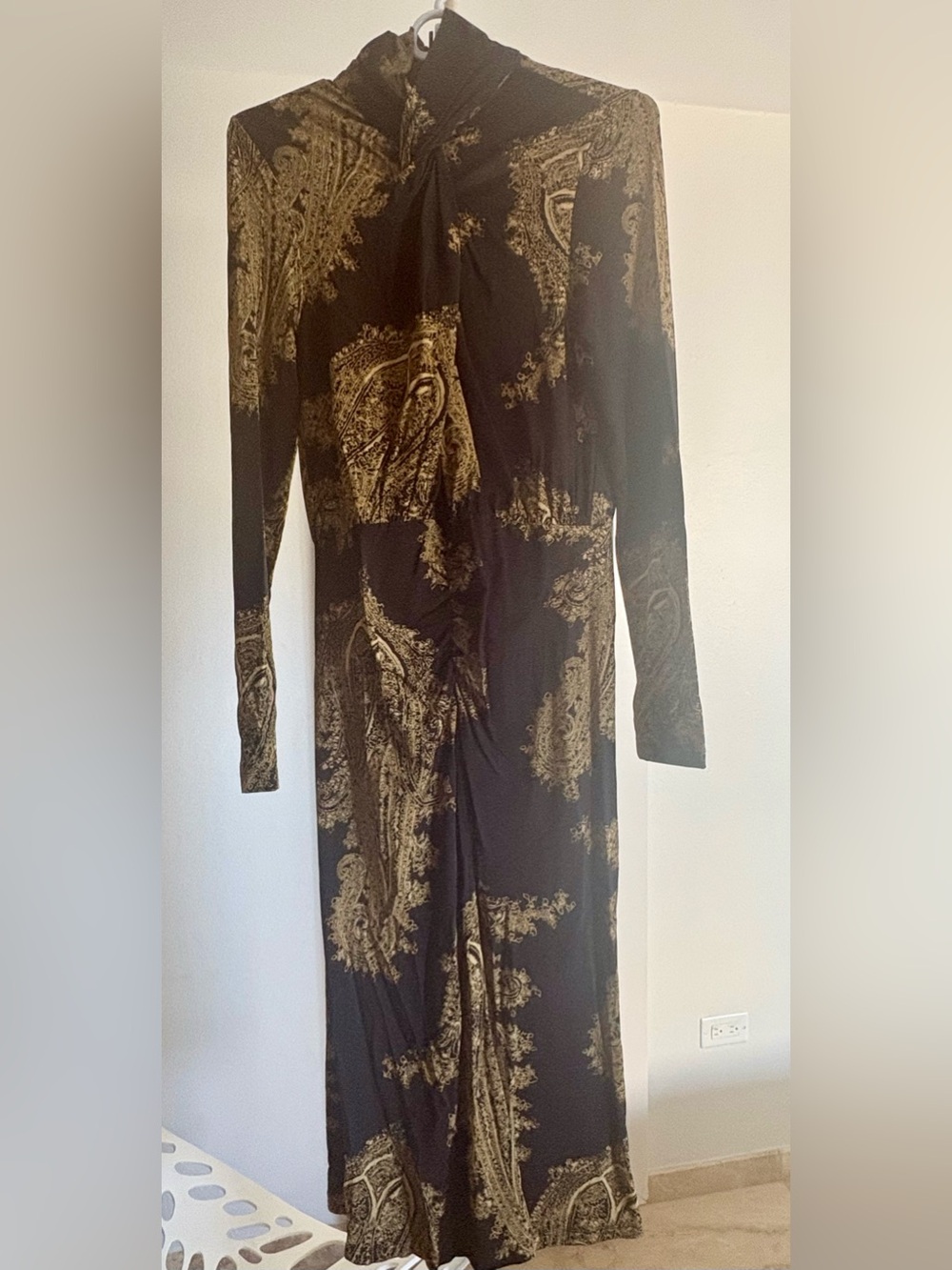 Black & Gold Long Sleeve Midi Dress